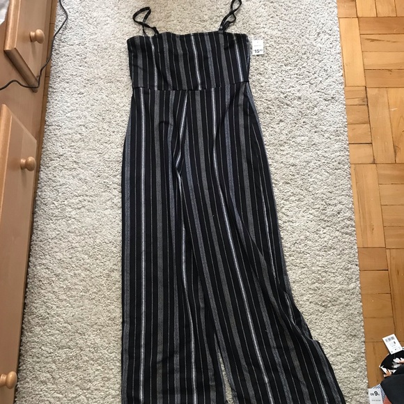 Ardene - Women’s Black &Cream Striped Jumpsuit -XS - Picture 6 of 8